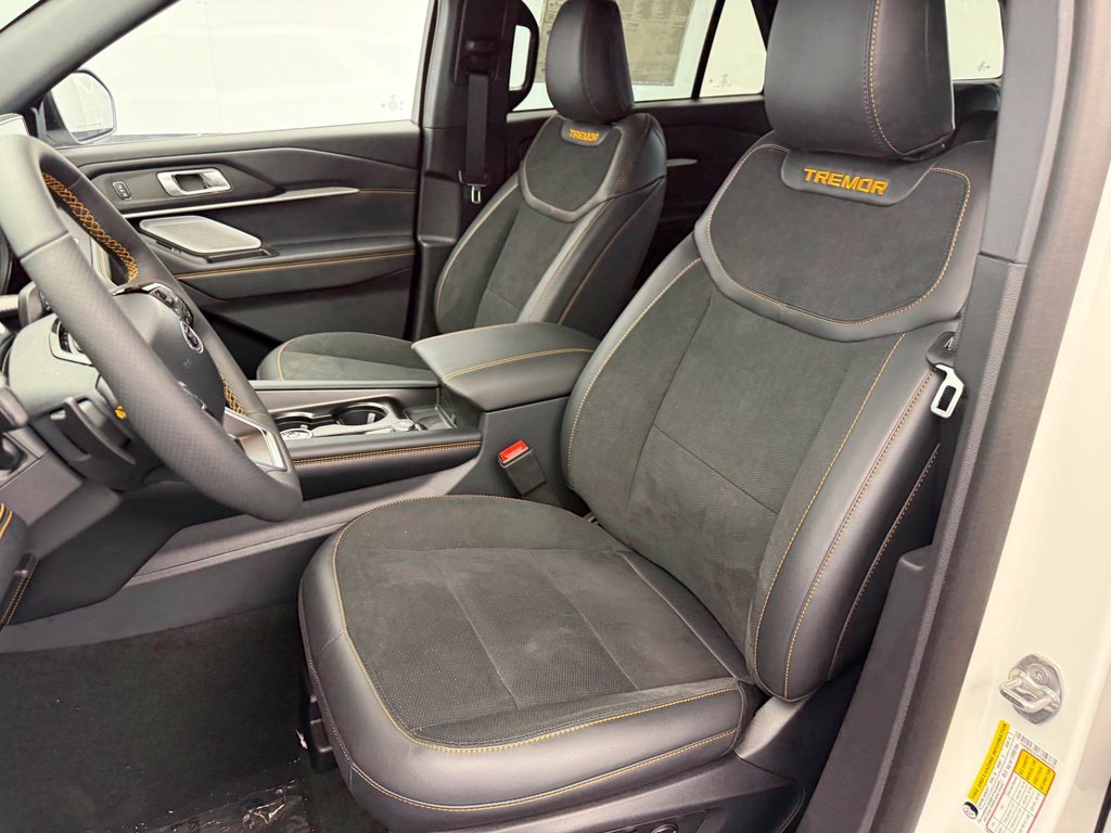 New 2026 Star White Metallic Tri-Coat Ford Tremor® image 60