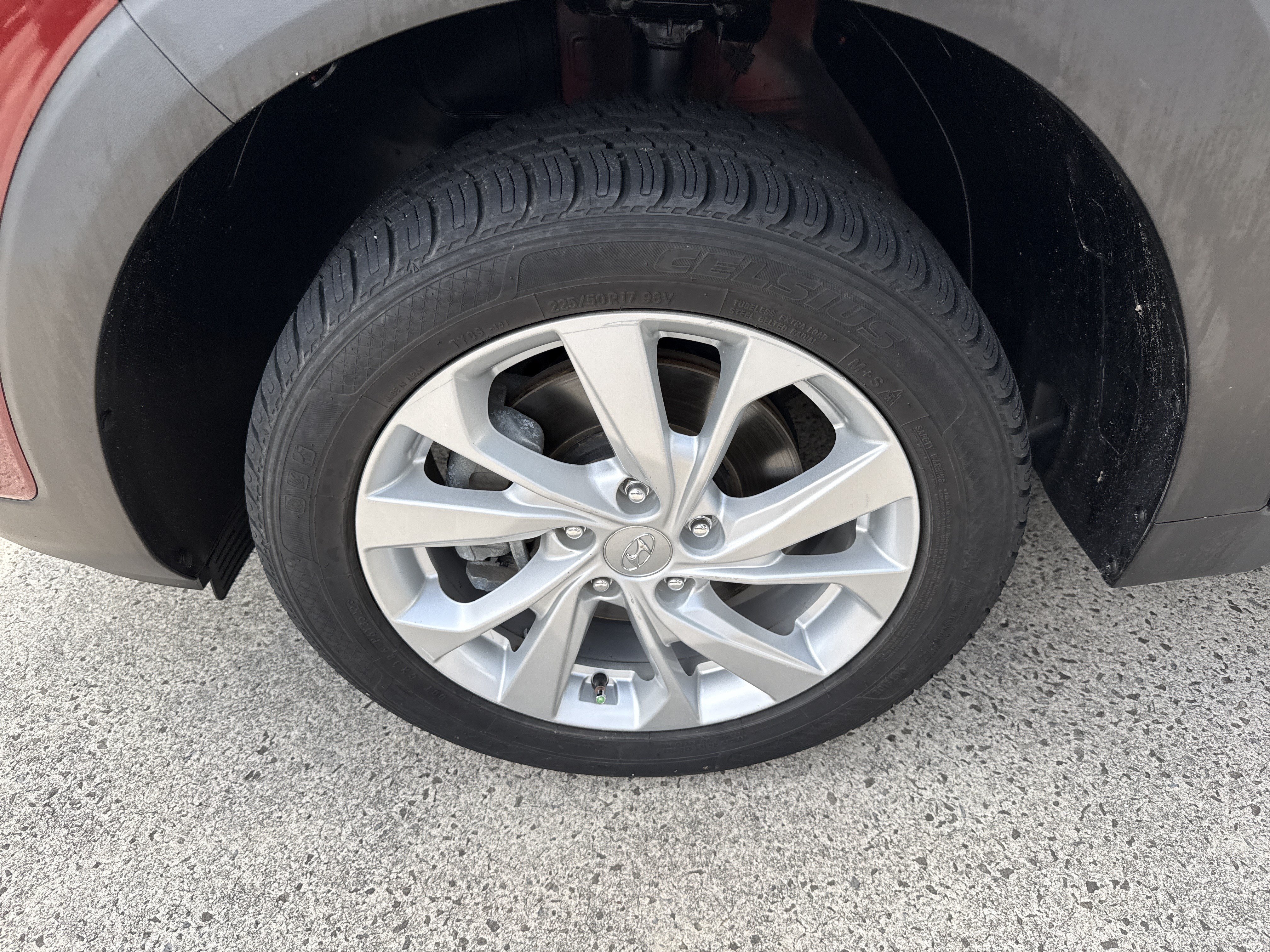 Used 2019 Gemstone Red Hyundai SE image 11