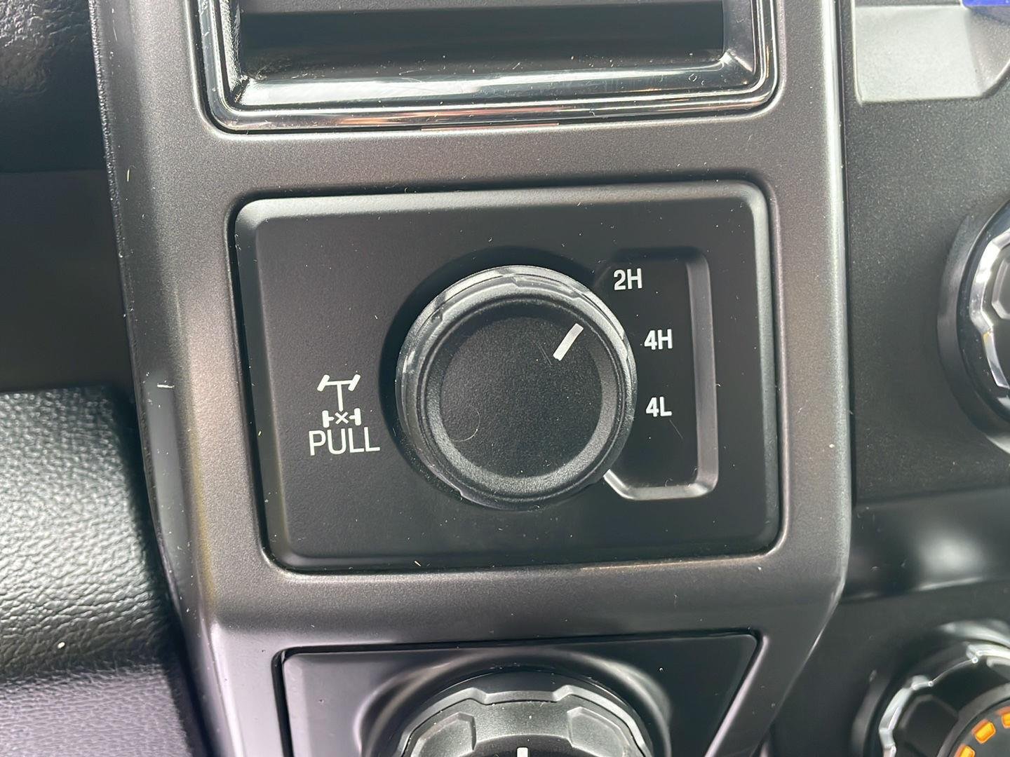 Used 2020 Oxford White Ford XLT image 22
