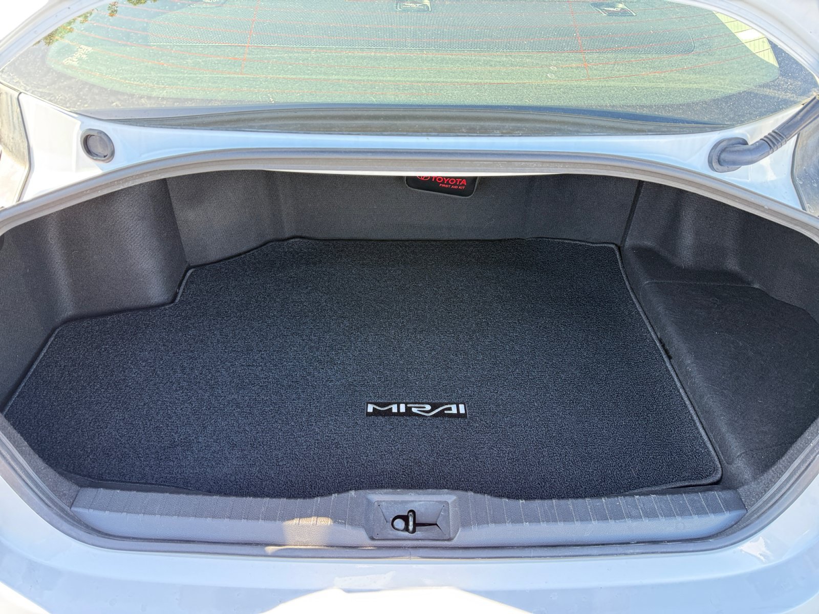 Used 2021 White Toyota XLE image 17