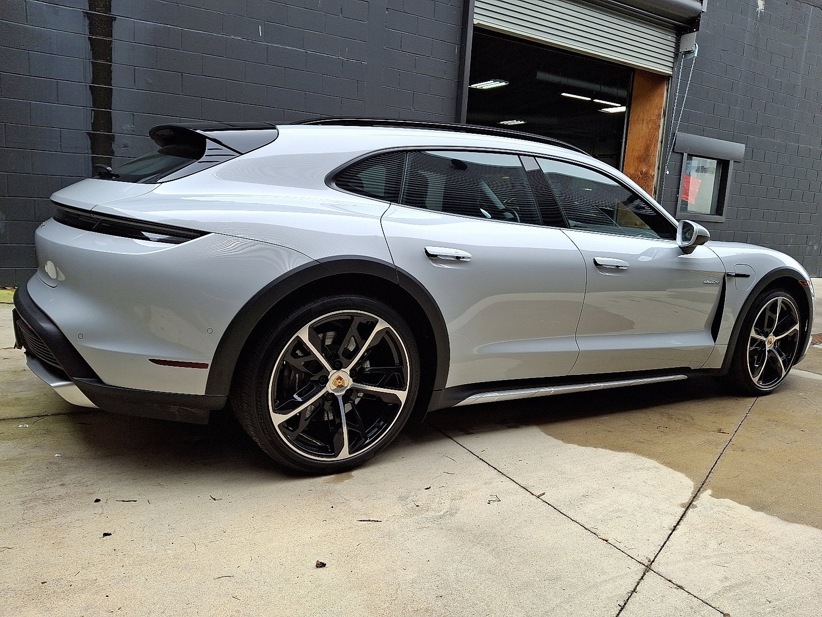 2025 Porsche Taycan Base - Photo 8