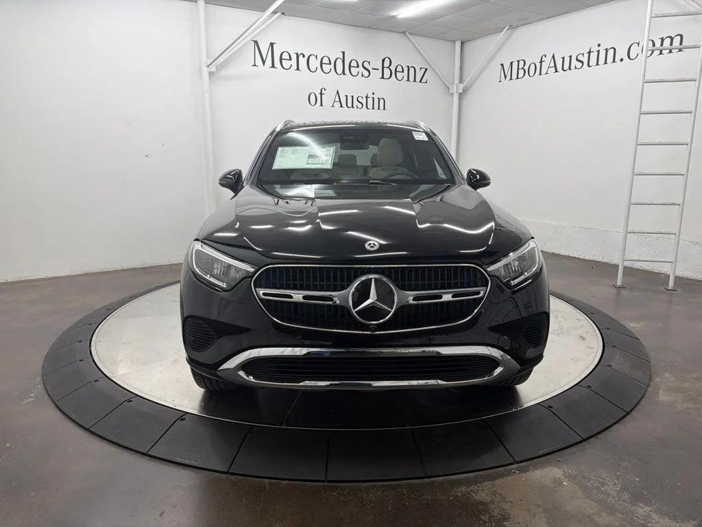 New 2027 Black Mercedes-Benz GLC 300 image 2
