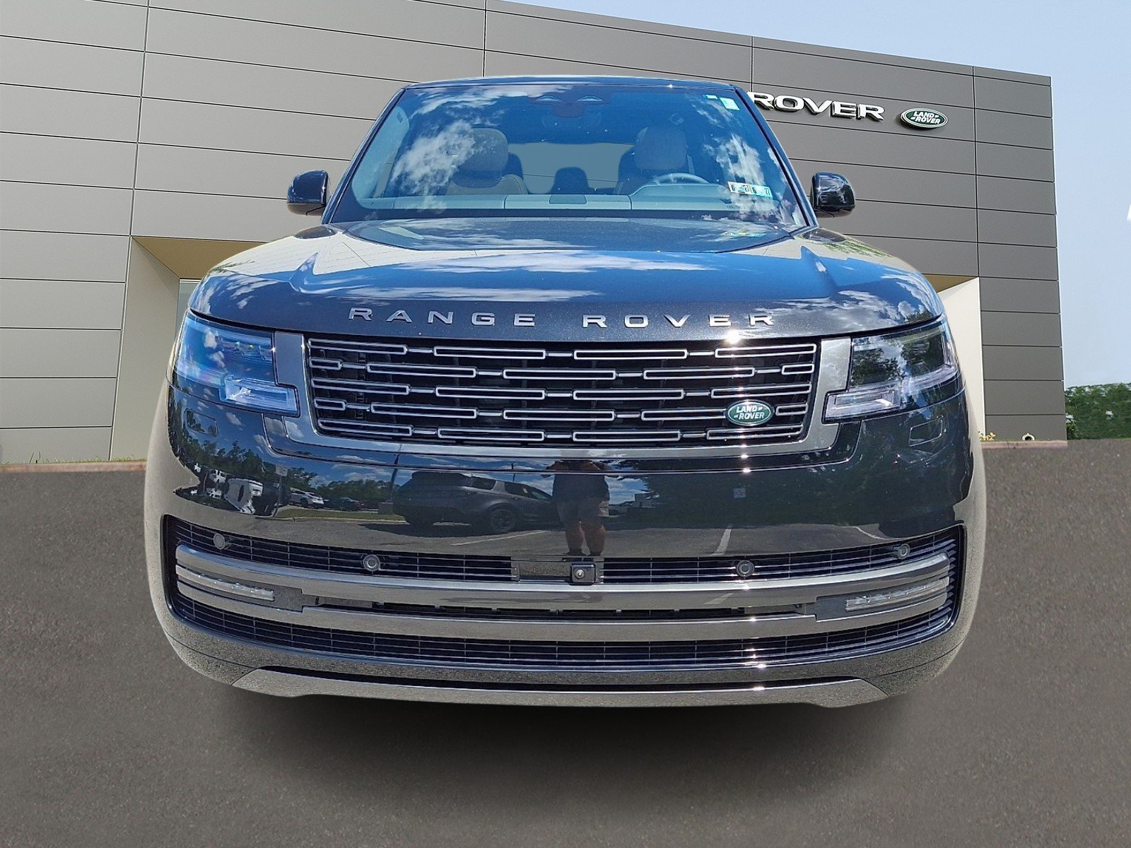 New 2026 Santorini Black LAND ROVER SE image 8
