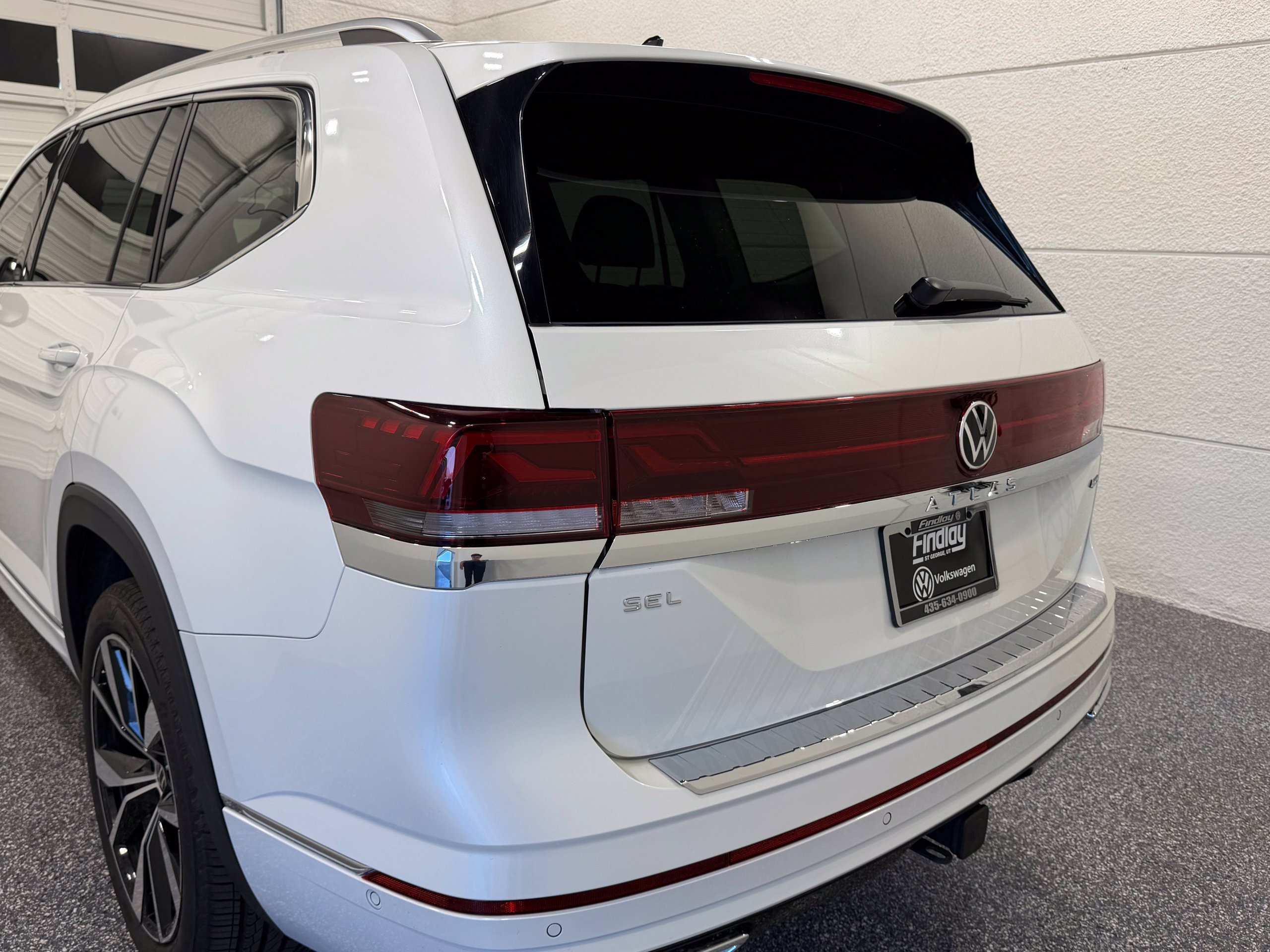 2025 Volkswagen Atlas SEL Premium R-Line - Photo 16