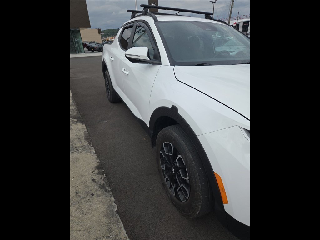 Used 2023 White Hyundai SEL Premium image 2