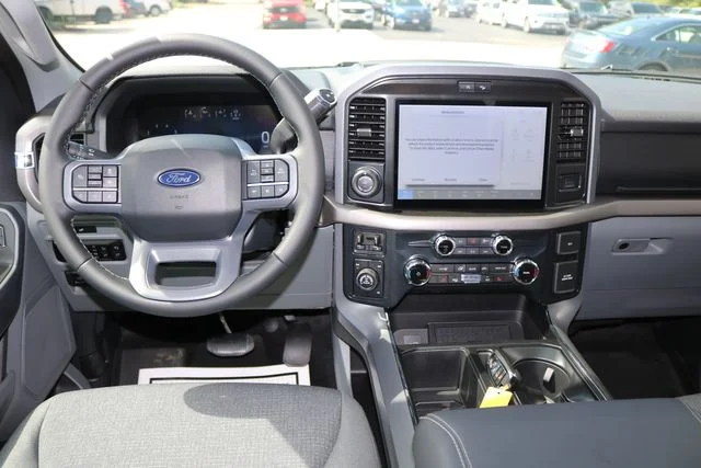New 2026 Oxford White Ford XLT image 21
