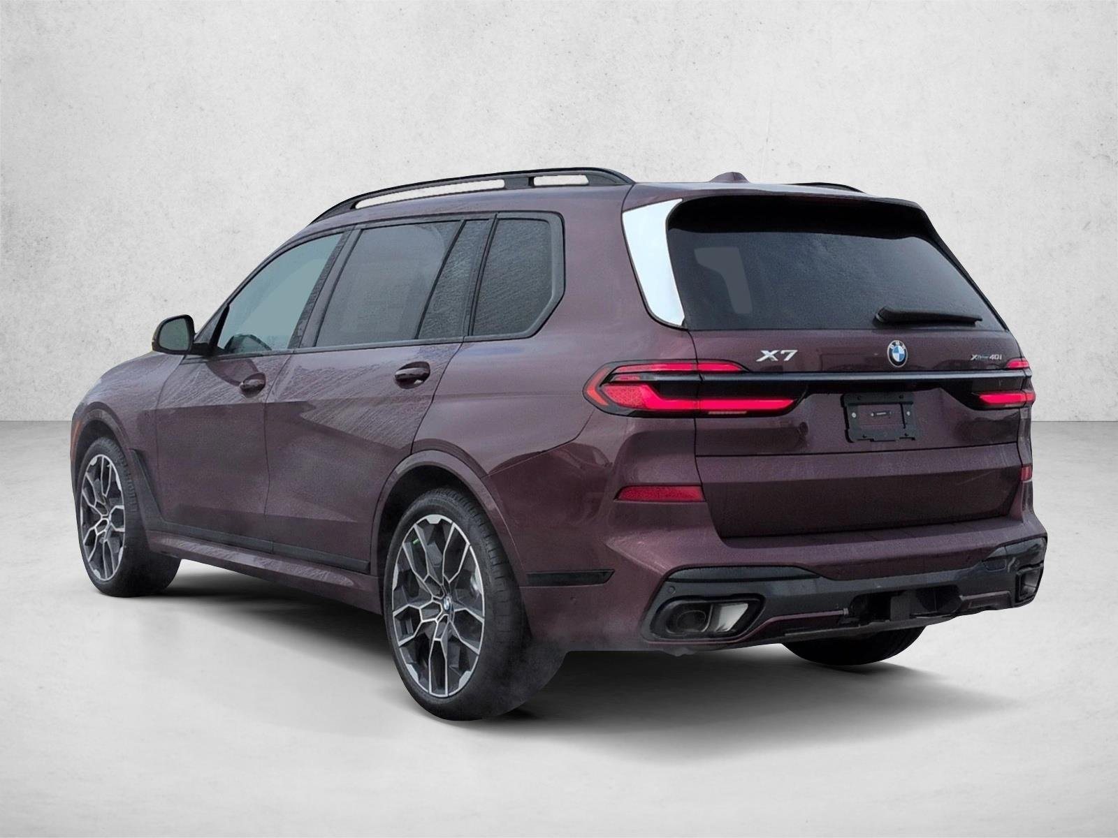 Used 2026 Wildberry Metallic BMW xDrive40i image 9