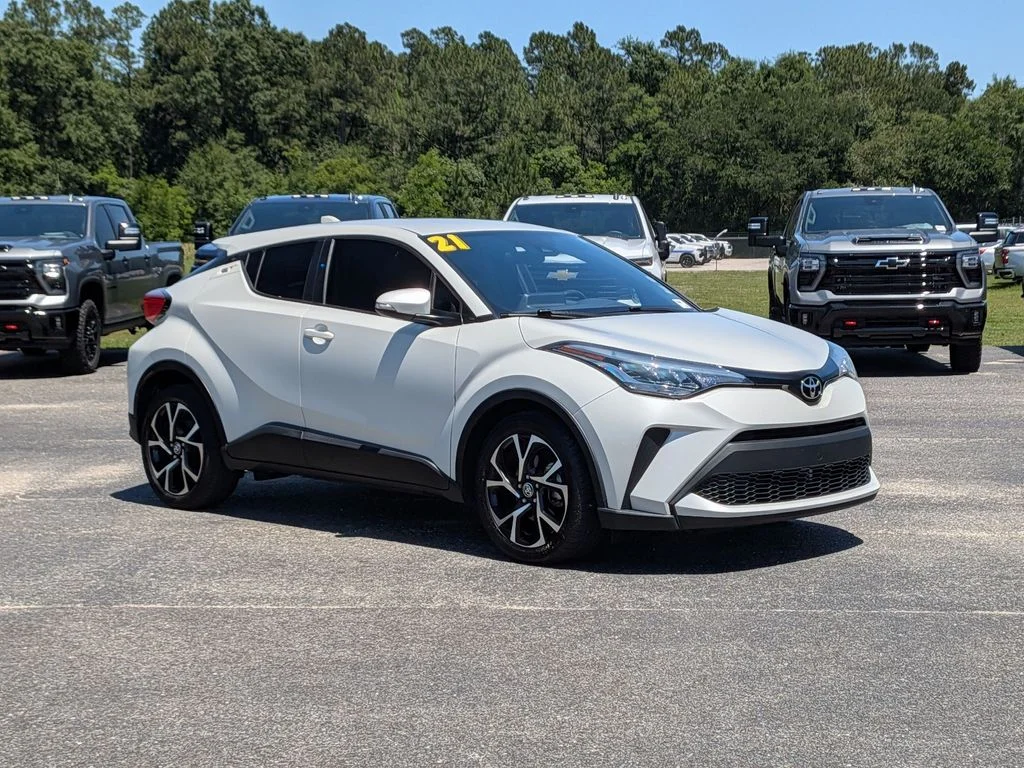 Used 2021 White Toyota XLE image 7