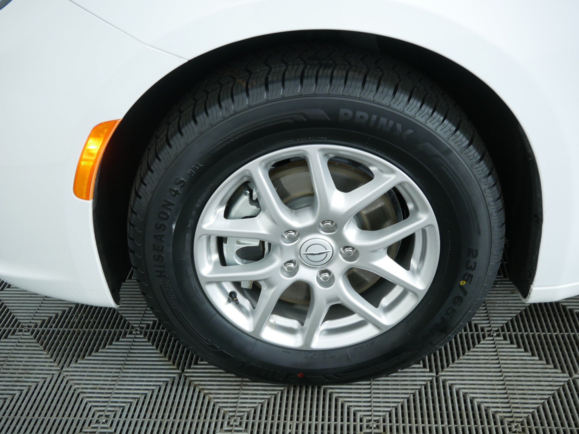 Used 2026 Bright White Clearcoat Chrysler Select image 15