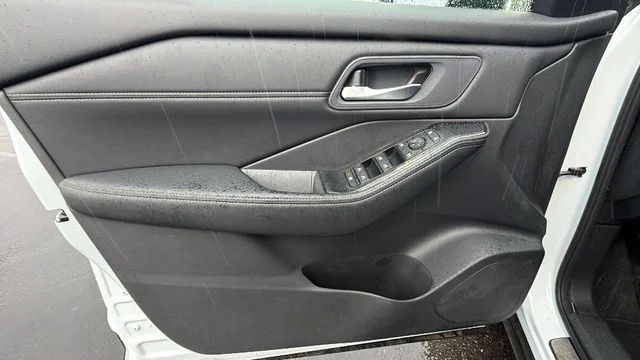 2026 Nissan Rogue Dark Armor - Photo 20