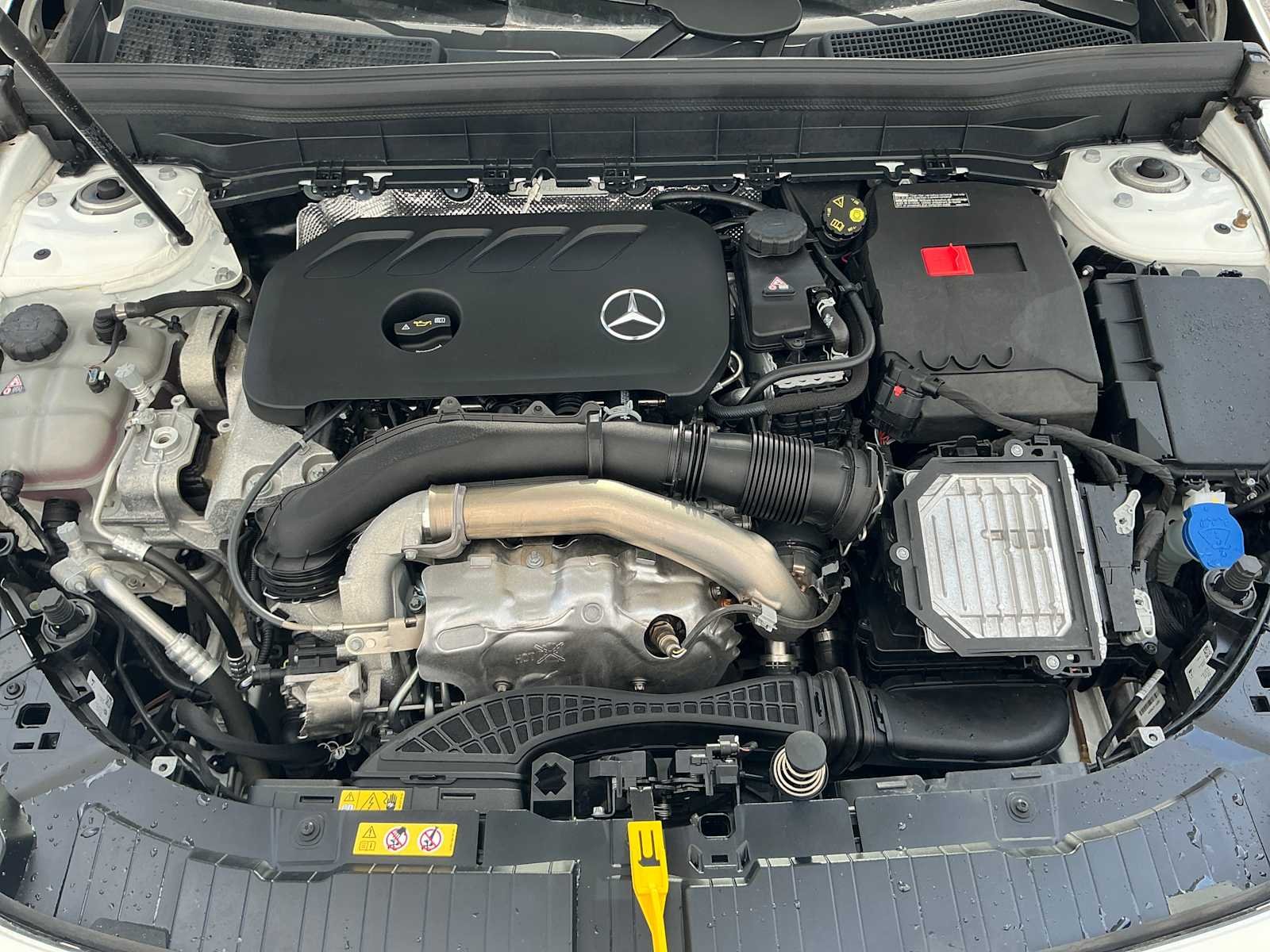 Used 2026 Polar White Mercedes-Benz GLB 250 image 26