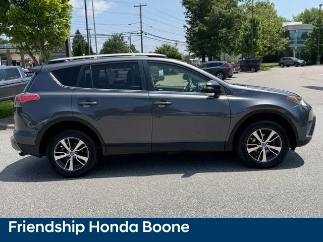 Used 2018 Gray Toyota XLE image 4