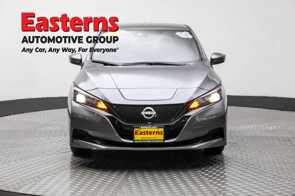 Used 2024 Gray Nissan S image 2