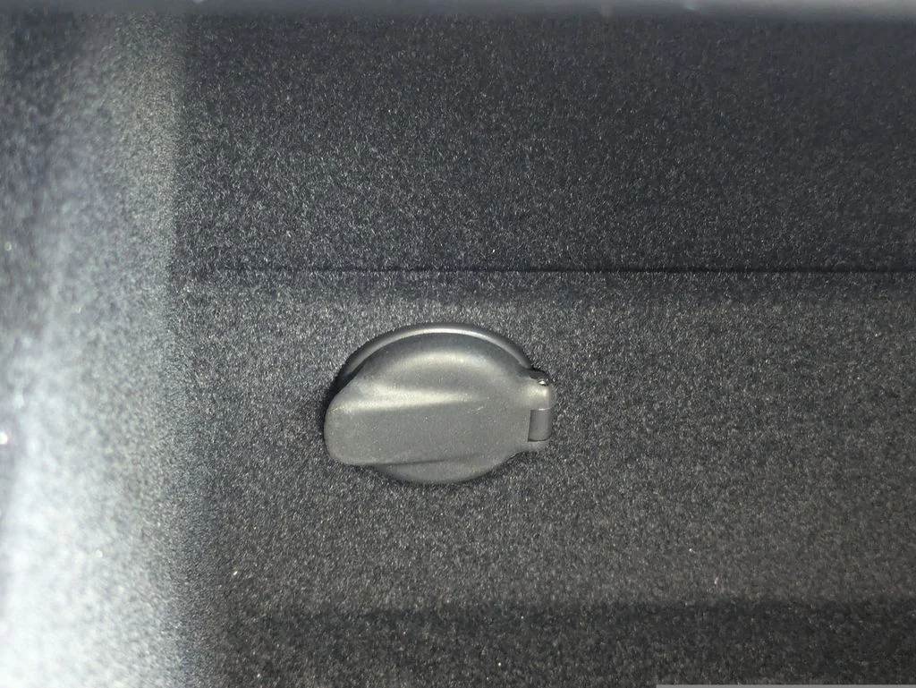 Used 2025  Tesla Long Range image 21
