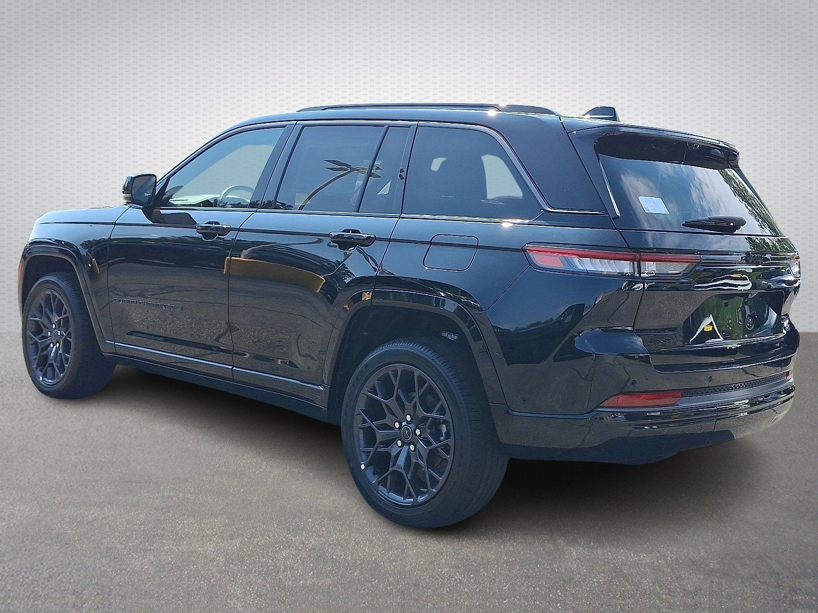 New 2027 High-Gloss Black Paint Jeep Summit 4x4 image 3