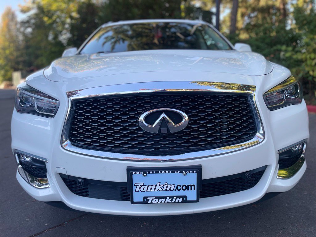 Used 2020 Majestic White INFINITI LUXE image 8