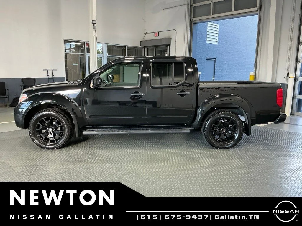 Used 2018 Magnetic Black Nissan SV image 3
