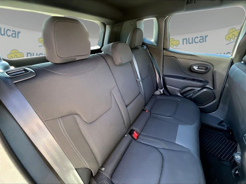 Used 2022 Alpine White Clearcoat Jeep Altitude image 15