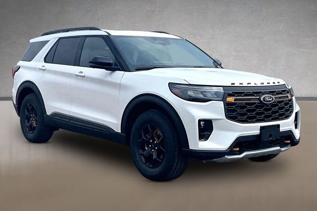 New 2026 Star White Metallic Tri-Coat Ford Tremor image 2