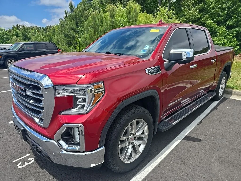 Used 2022 Red GMC SLT image 2