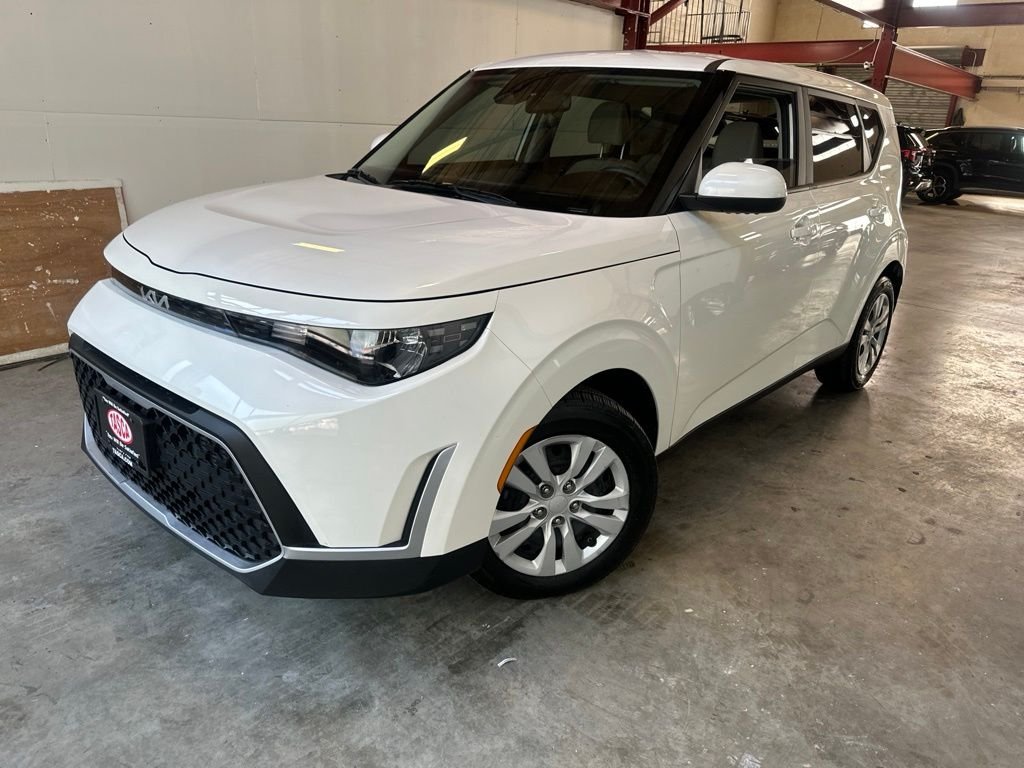 Certified Used 2023 White Kia LX image 1