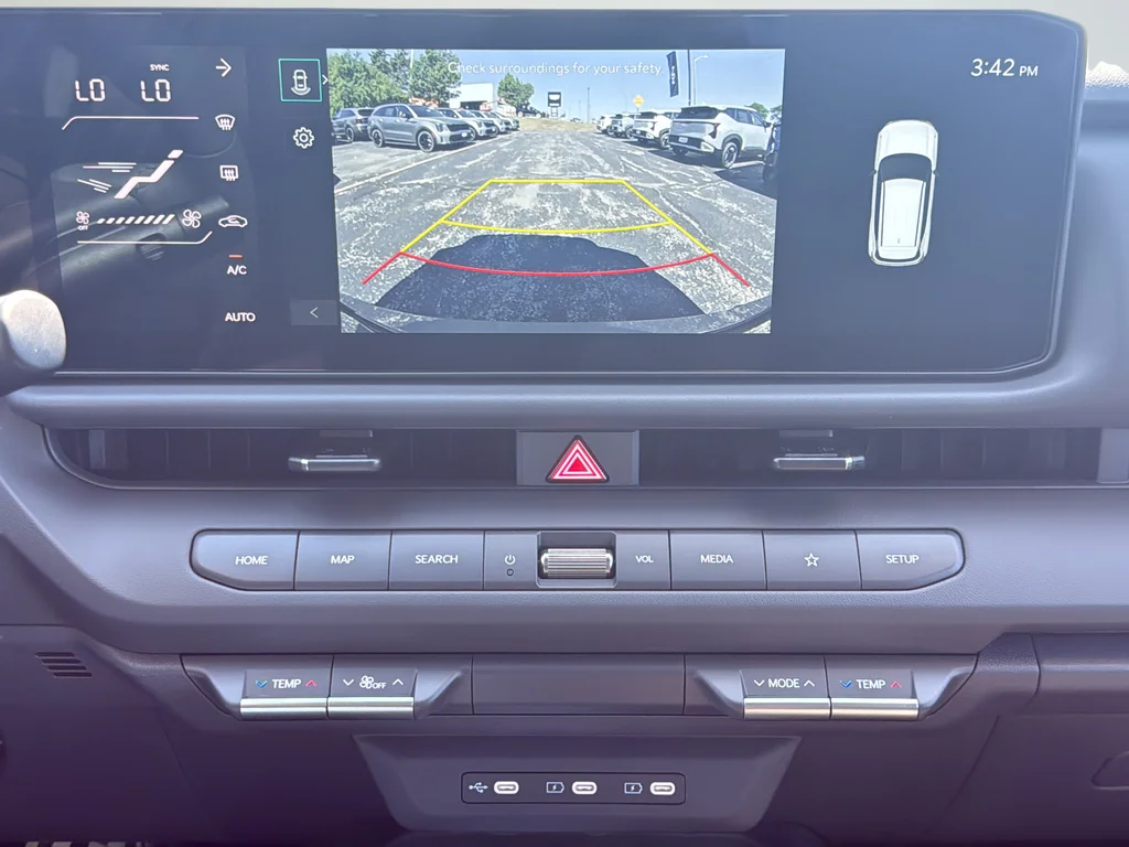 New 2027 Iceberg Green Kia X-Line S image 21