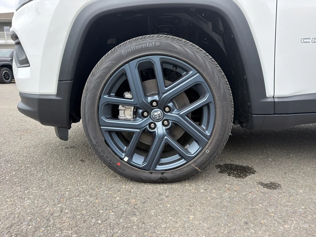 2026 Jeep Compass 85th Anniversary - Photo 9