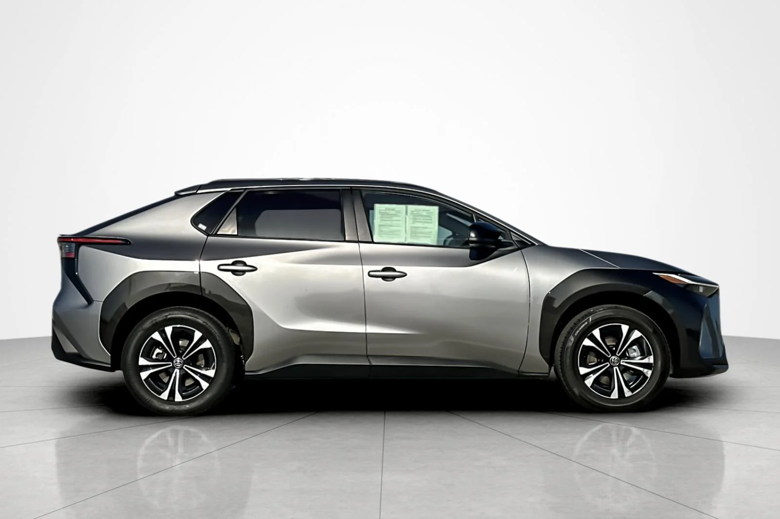 Certified Used 2023 PRECIOUS METAL Toyota XLE image 6