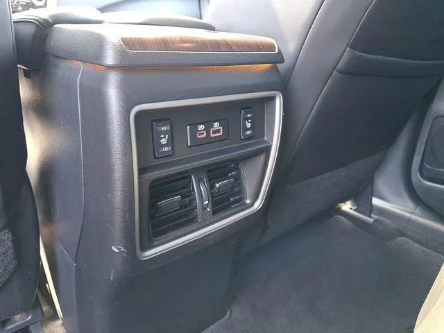 Used 2020 White Nissan Platinum Intelligent AWD image 27