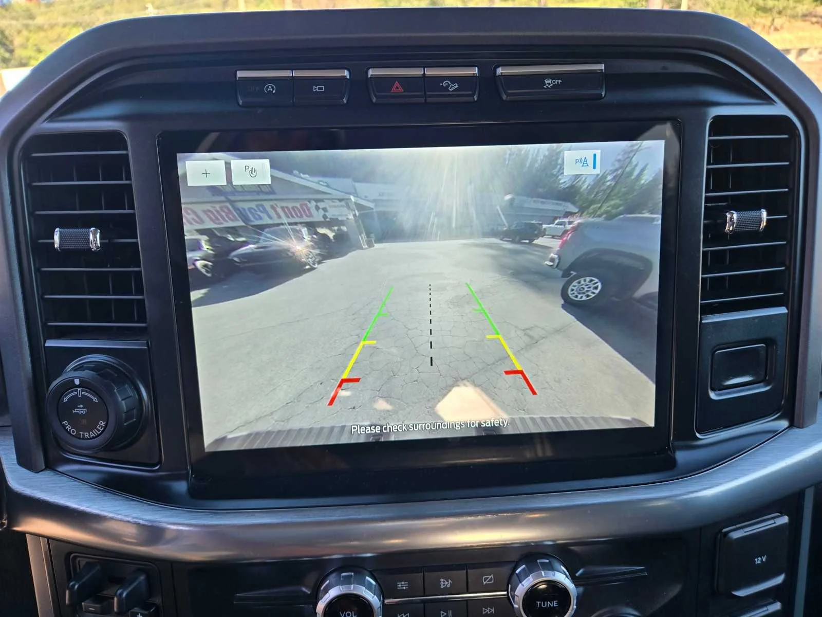 Used 2021  Ford XL image 12