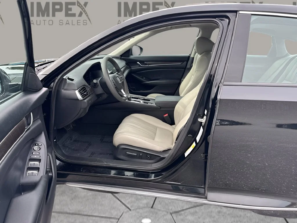 Used 2019  Honda EX image 9