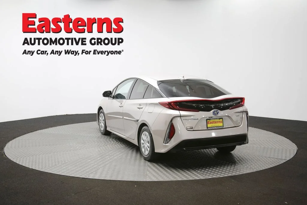 Used 2020 Gray Toyota XLE image 63