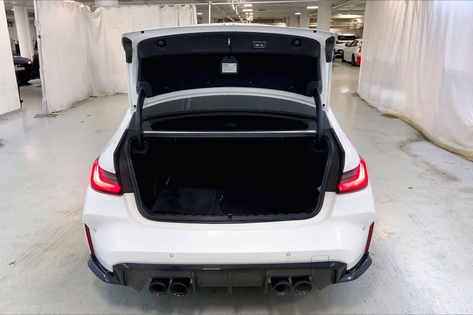 Used 2021 Alpine White BMW Competition image 33