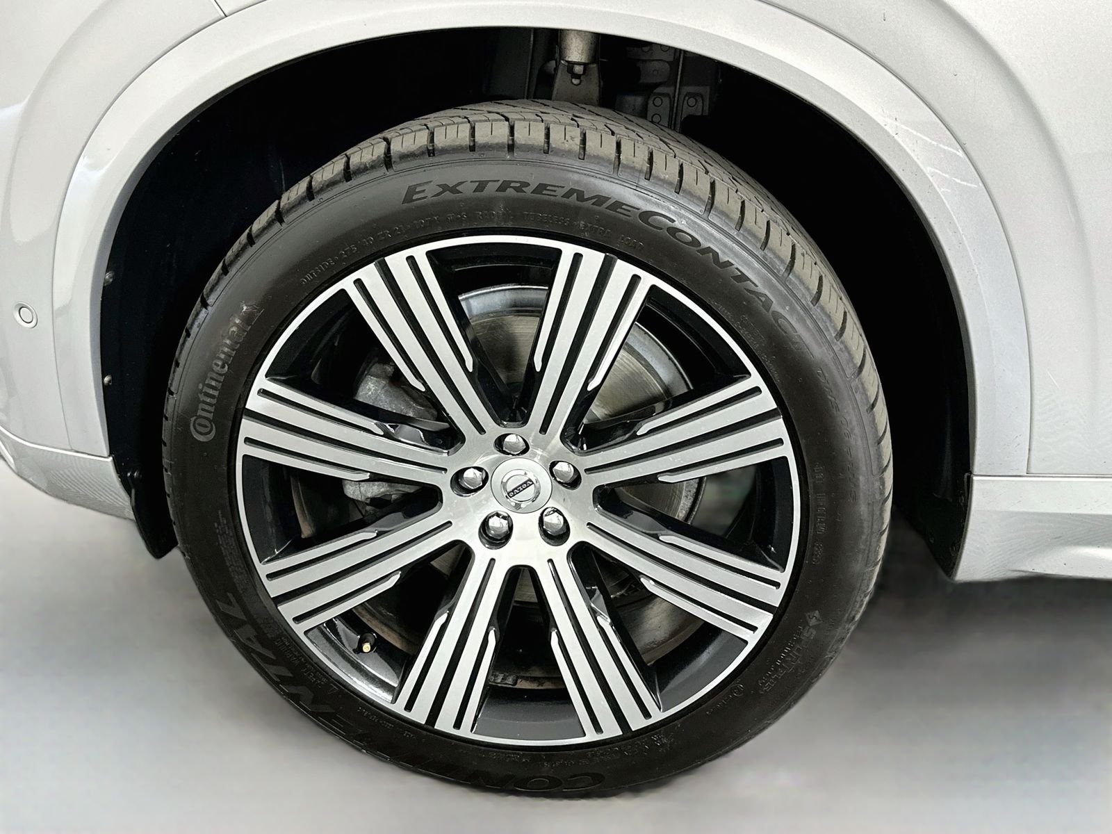Used 2023 Silver Volvo Ultimate image 34