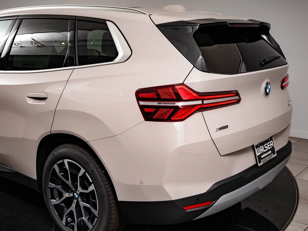 New 2026 Dune Grey Metallic BMW 30 xDrive image 18