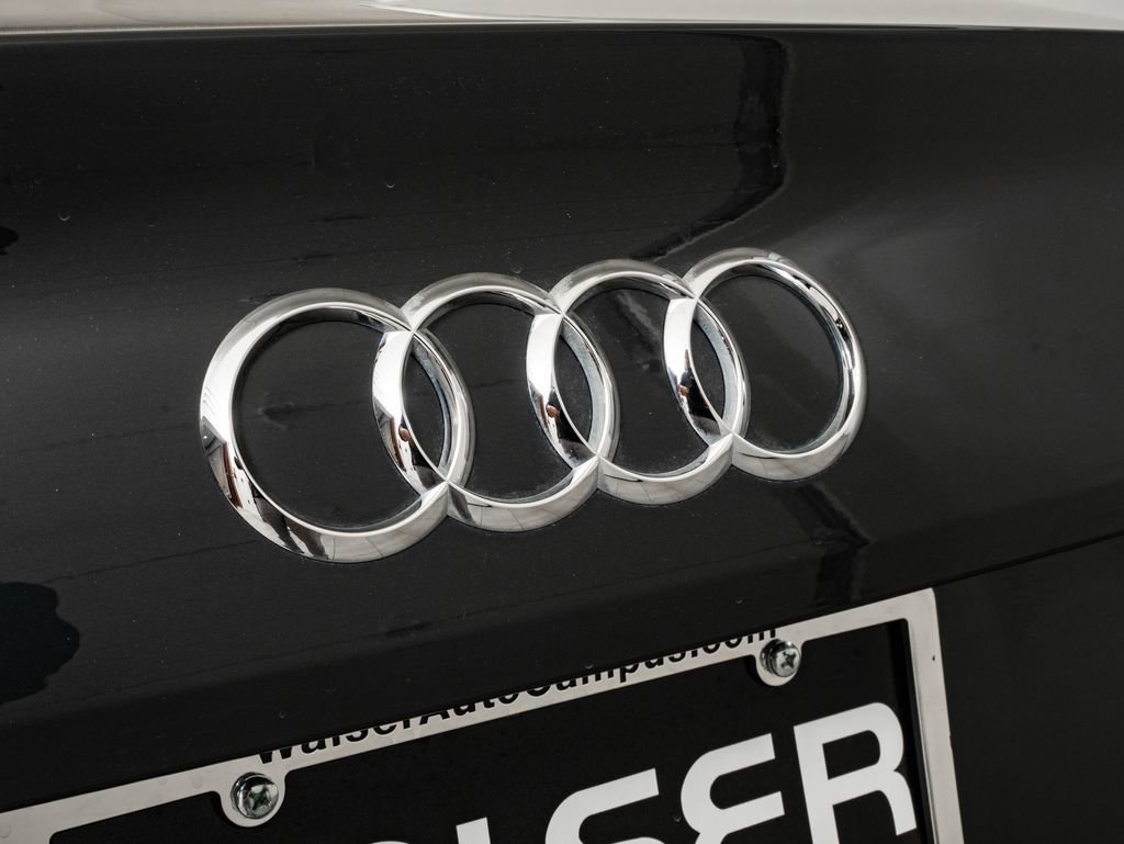 Used 2018 Manhattan Gray Metallic Audi 2.0T Premium Plus image 18