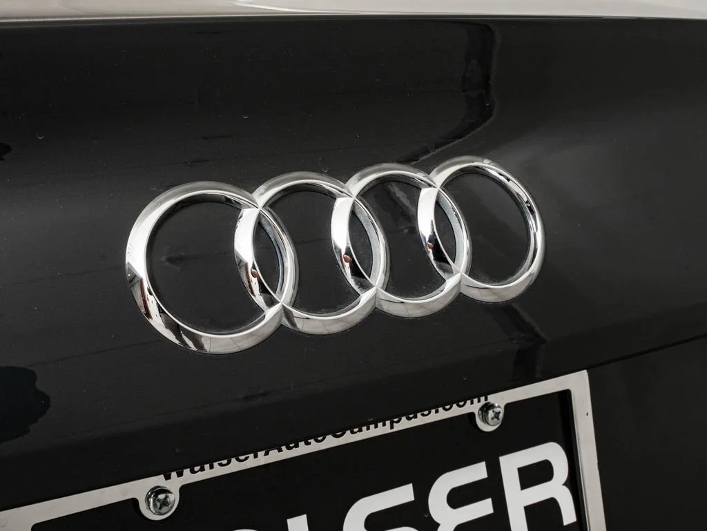 Used 2018 Manhattan Gray Metallic Audi 2.0T Premium Plus image 18