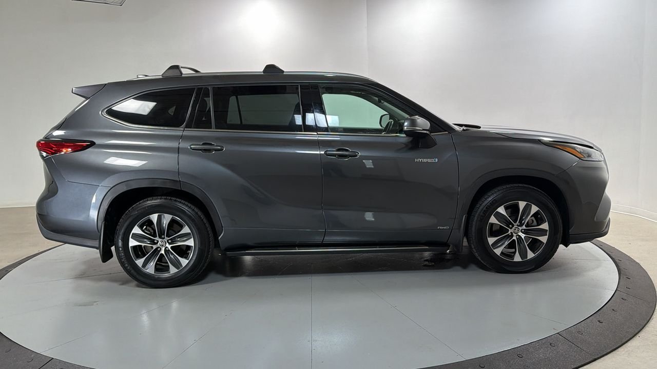Used 2020 Gray Toyota XLE image 6