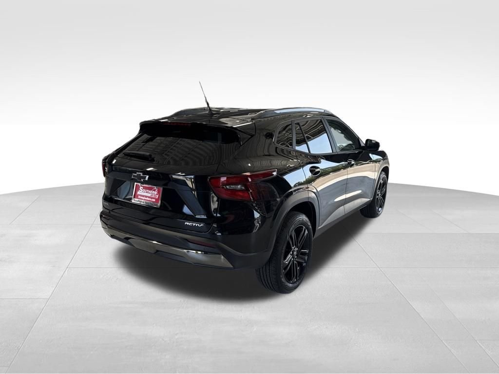 Used 2025 Black Chevrolet ACTIV image 5