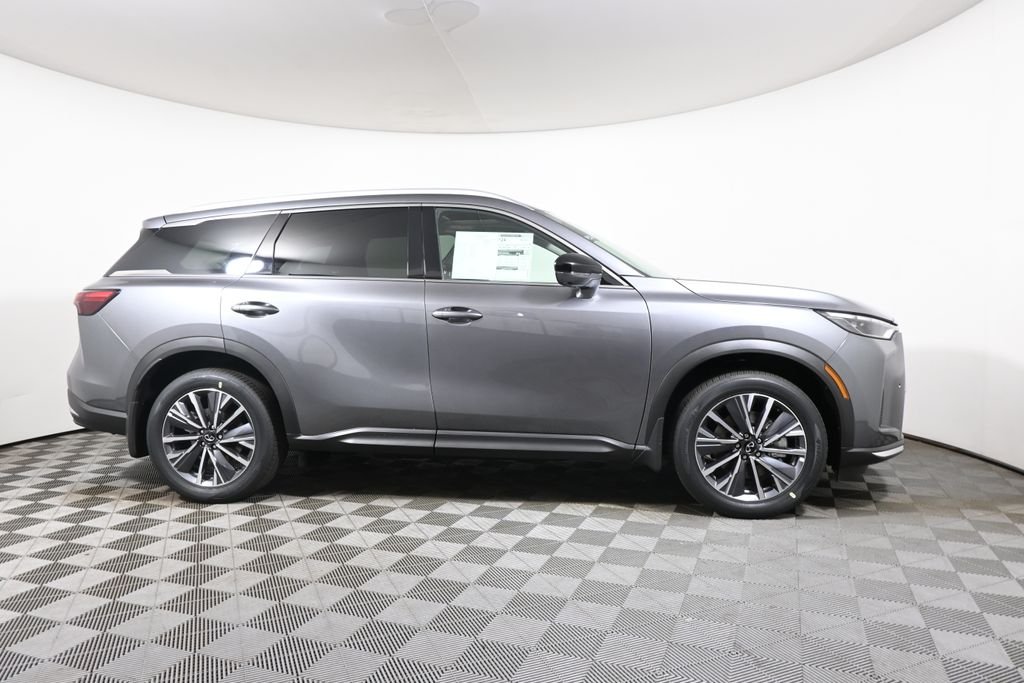 New 2027 GRAPHITE SHADOW INFINITI Luxe AWD image 8