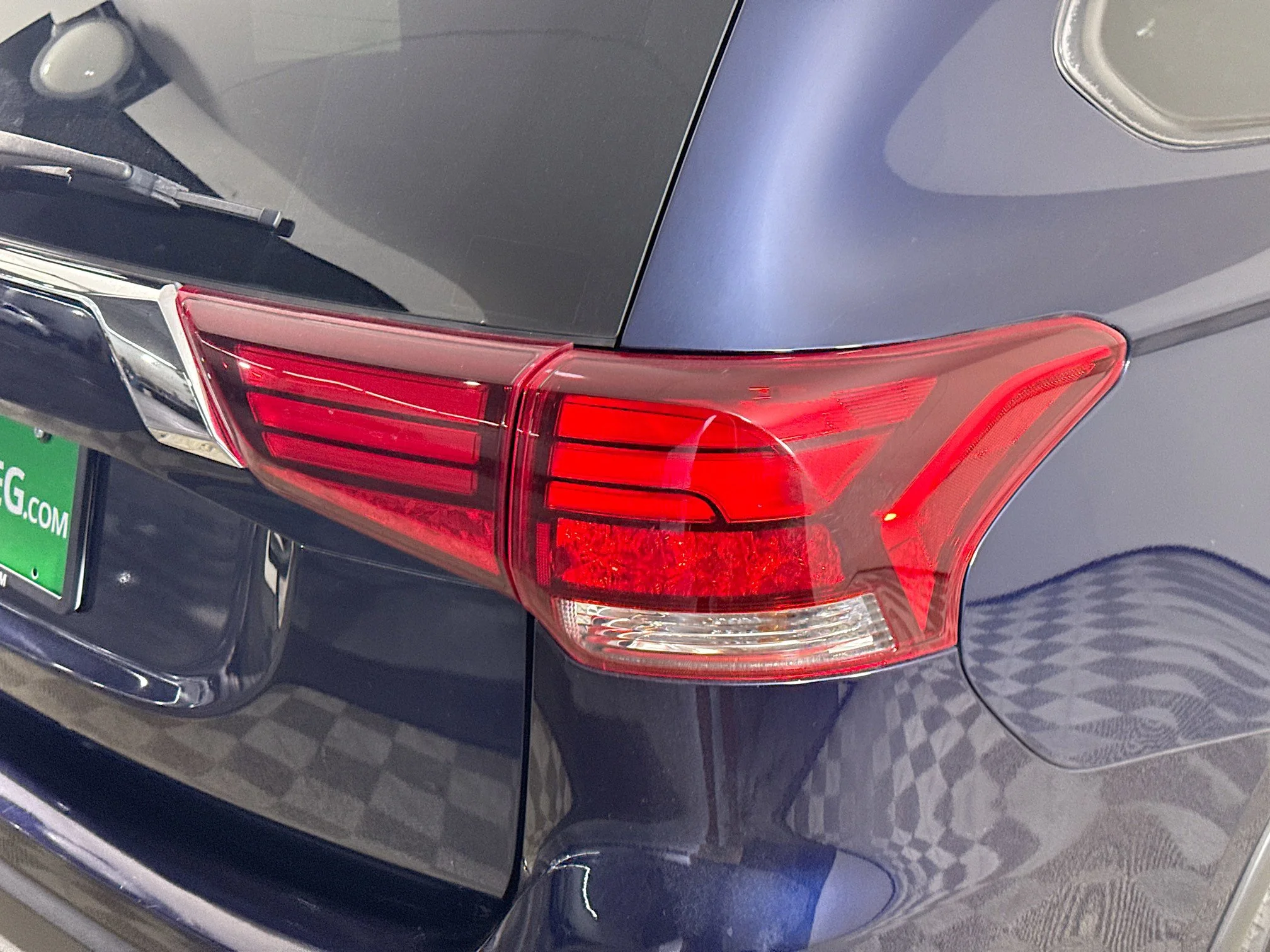 Used 2020 Cosmic Blue Metallic Mitsubishi ES image 29