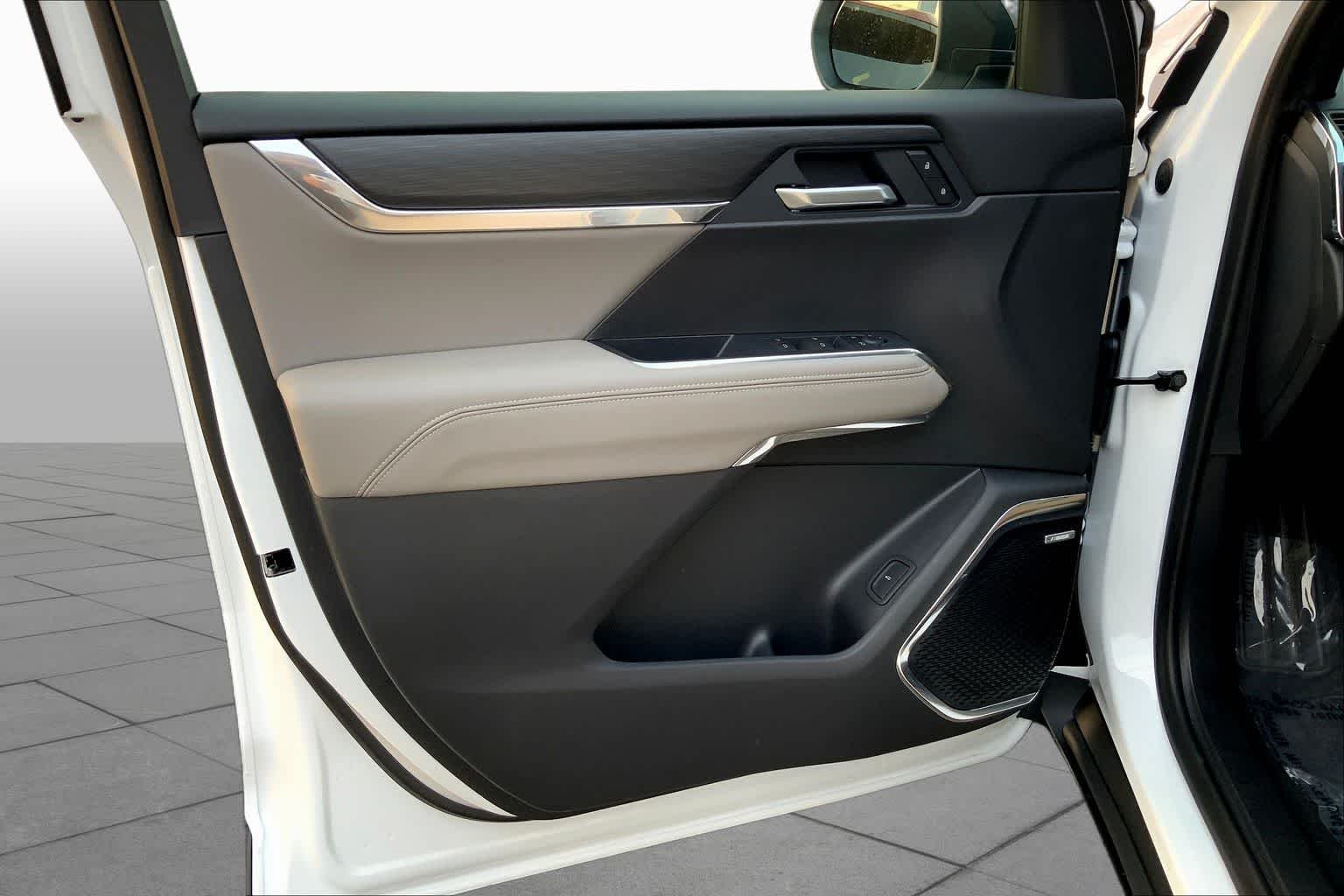 2026 GMC Acadia Elevation - Photo 10
