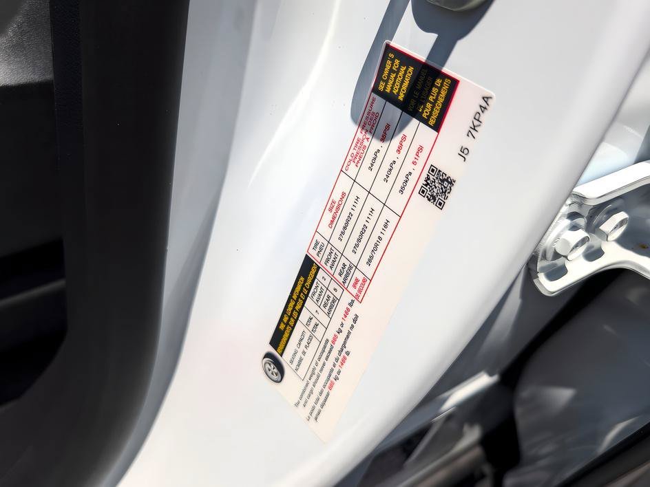 Used 2026 Radiant White/Black Obsidian INFINITI AUTOGRAPH image 24