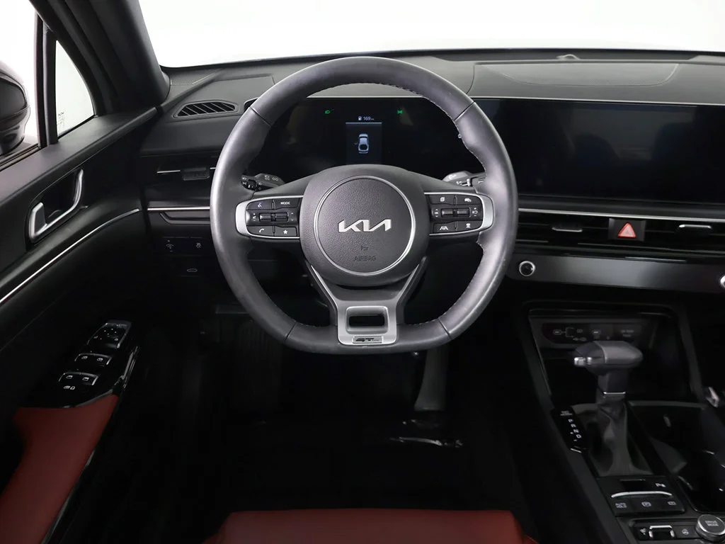 Used 2025 Gray Kia GT-Line image 36