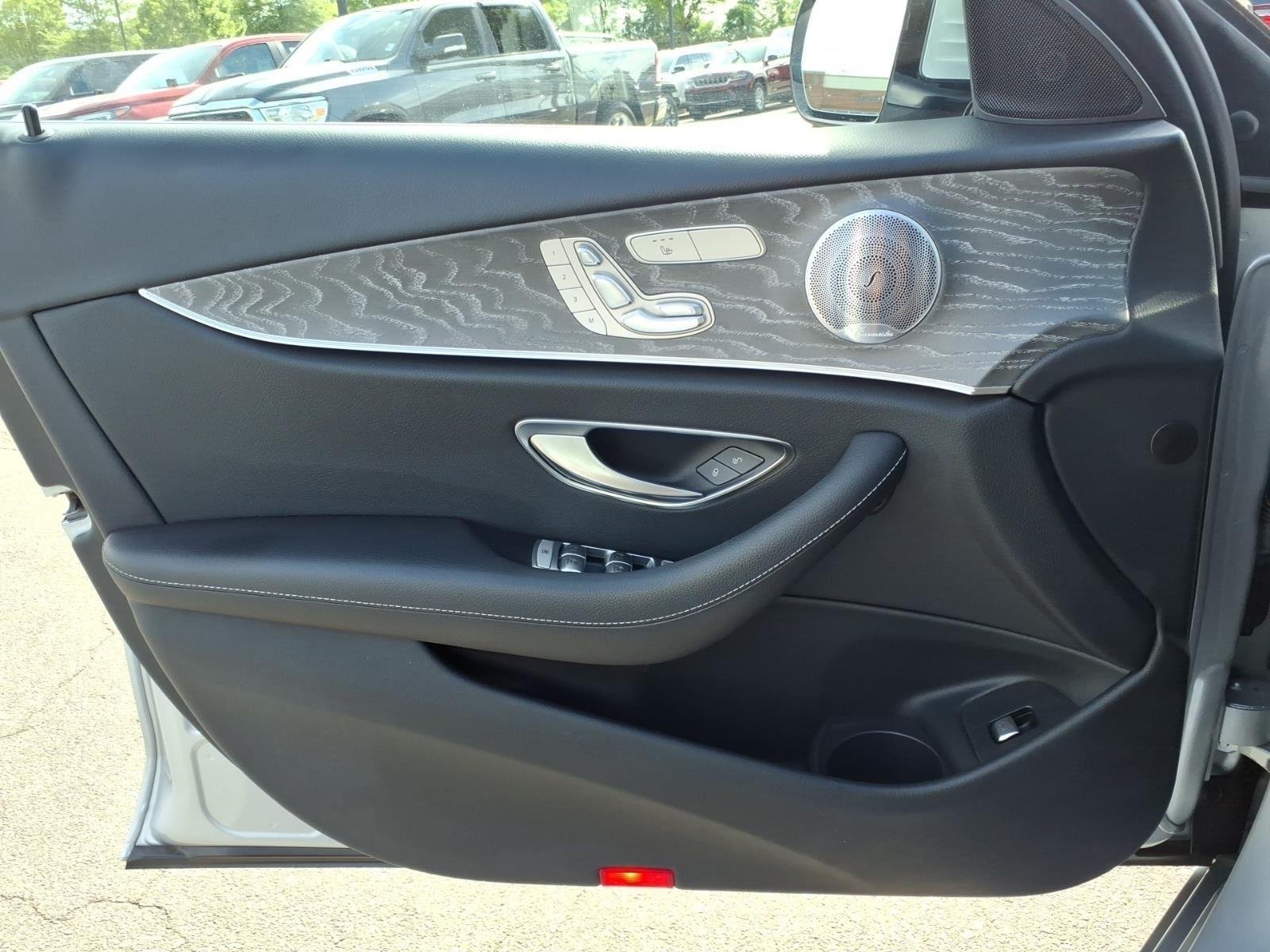 Used 2021  MERCEDES BENZ  image 29