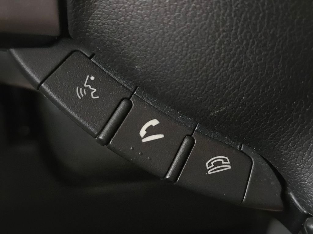 Used 2012  Mitsubishi SE image 33