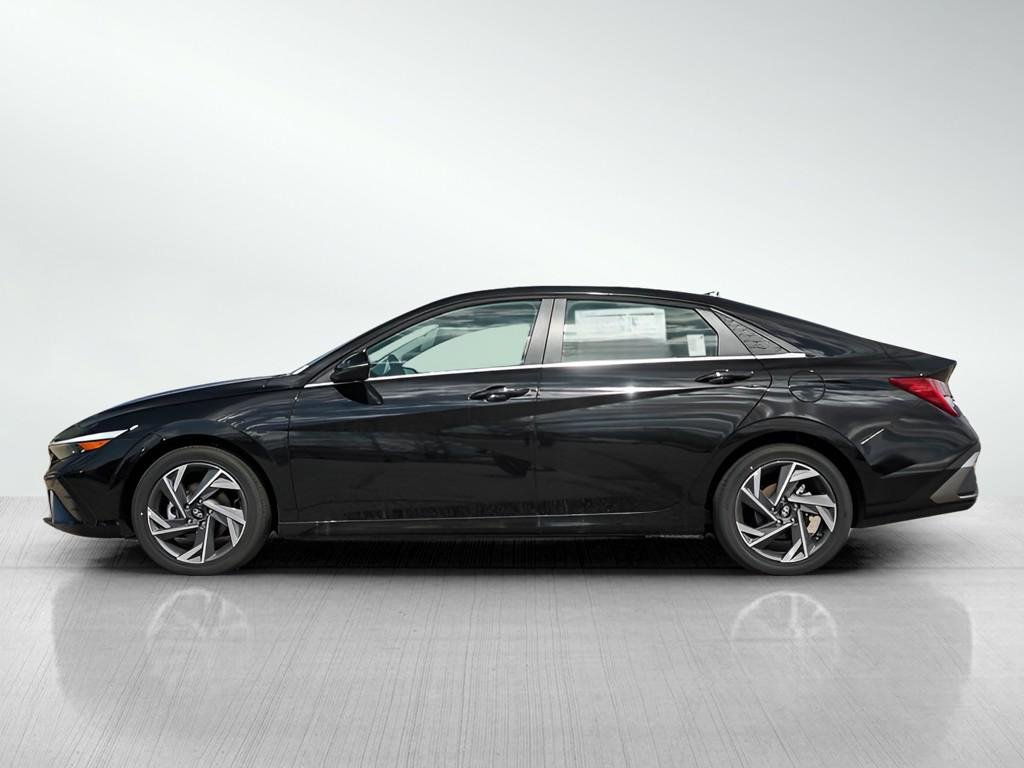 New 2026 Abyss Black Hyundai Limited Sedan FWD image 28