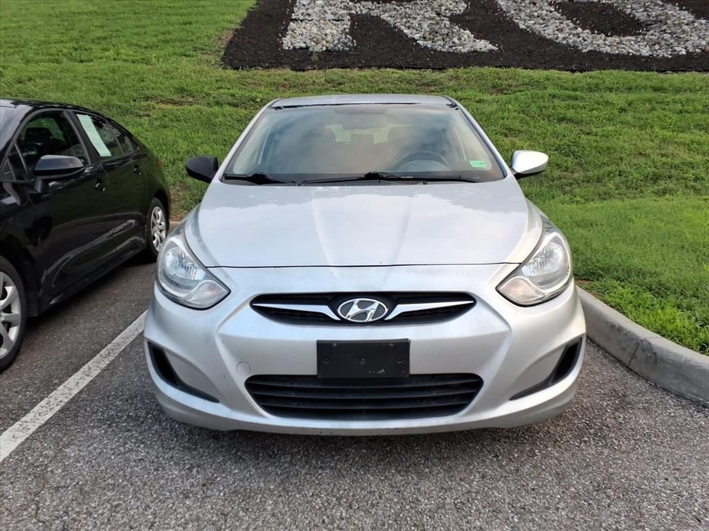 Used 2012 Silver Hyundai GS image 4