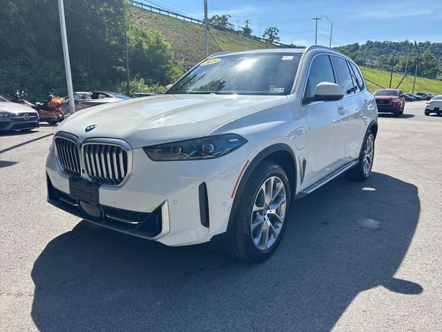 2025 BMW X5 xDrive50e's photo