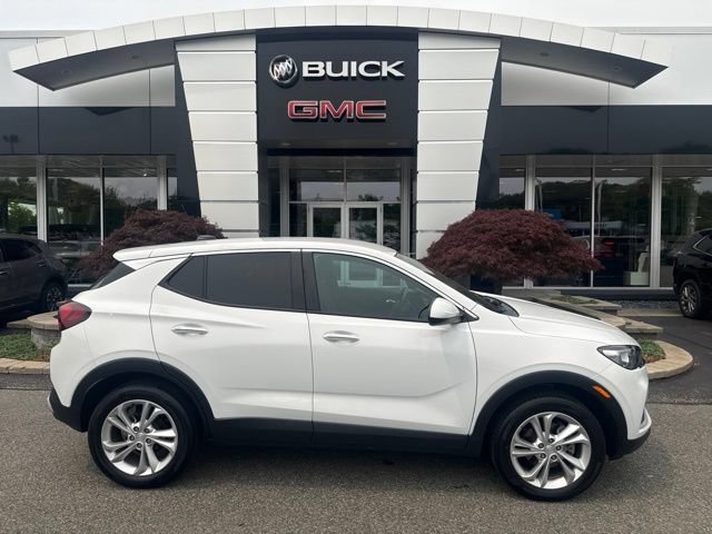 Used 2023 Summit White Buick Preferred image 27